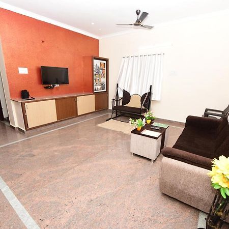 Sree Service Apartments 蒂鲁帕蒂 外观 照片