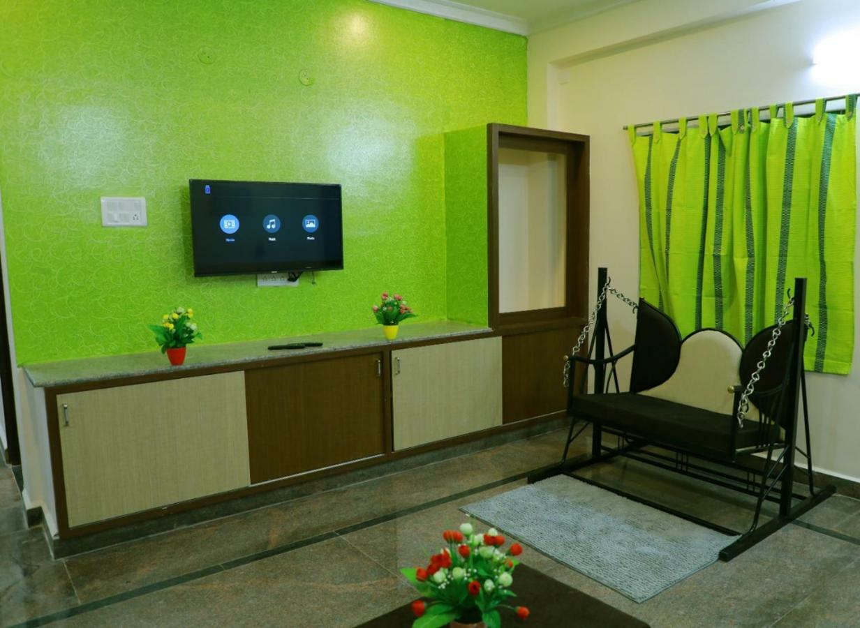 Sree Service Apartments 蒂鲁帕蒂 外观 照片